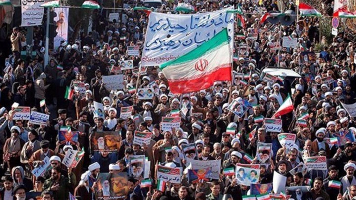 بصورة مستعمر إيراني