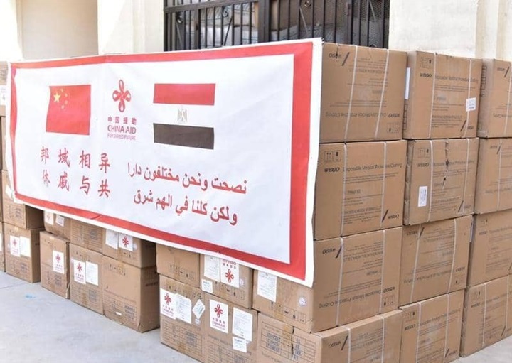 بالعطاء والإنسانية..