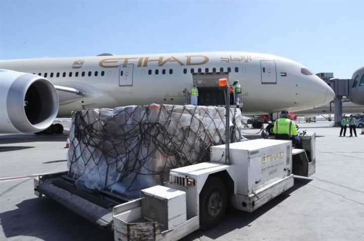 رواد الخير والإنسانية..