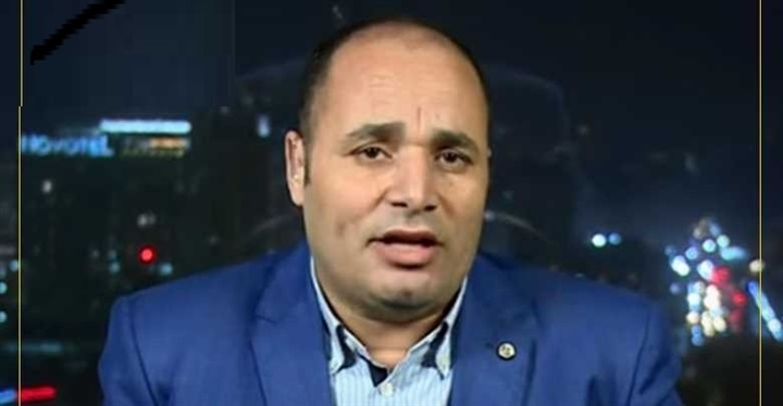 «صراع الديكة» ينذر