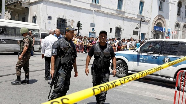 موسم اصطياد الذئاب..