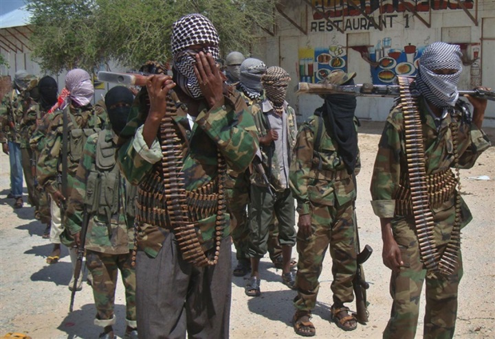 اقتتال «داعش» و«الشباب»..