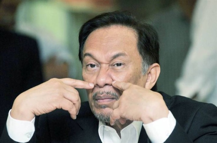 شرعنة ما يُحرمه الدين