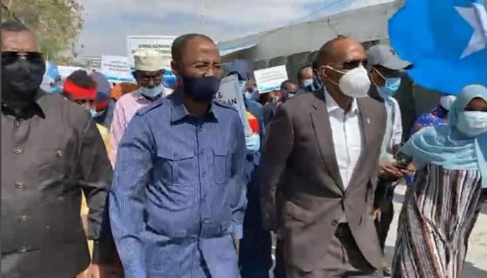 للتغلغل في «القرن