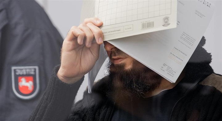 « الواعظ بلا وجه»..