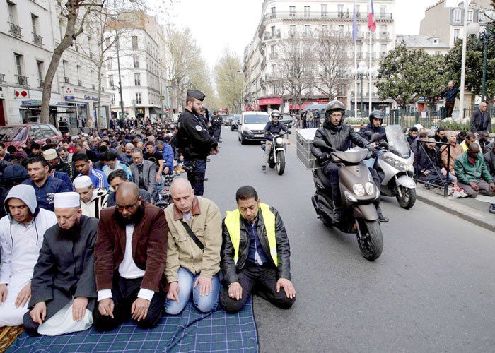 إيطاليا تعيد حساباتها..