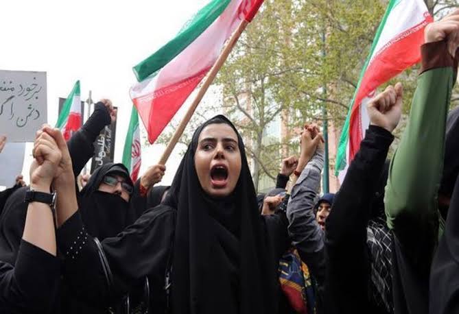  الاحتجاجات تعم إيران