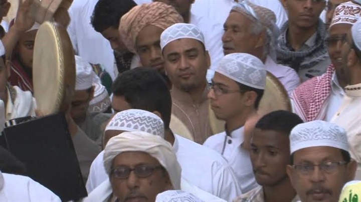 خوفًا منهم.. دوافع