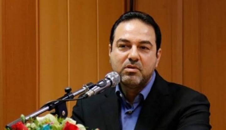 رافضًا اللقاحات الغربية..