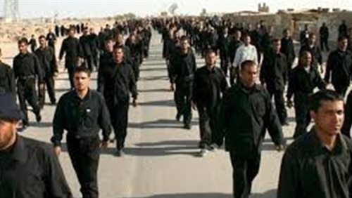 بالنهب والتجنيد..