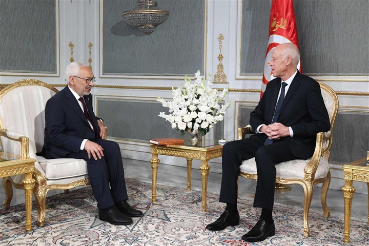 «سري مطلق» تثير أجواء