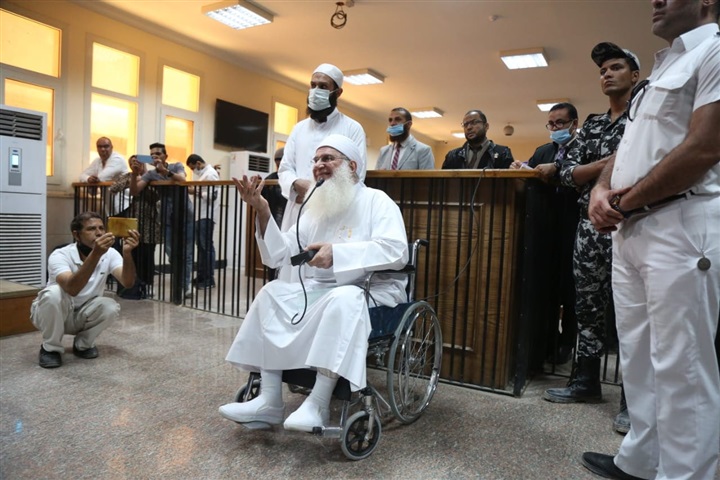 ولا عزاء لمريديه