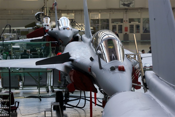 زيارة ماكرون لأبوظبي..