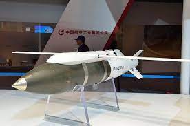 بقنابل حارقة.. اليمين